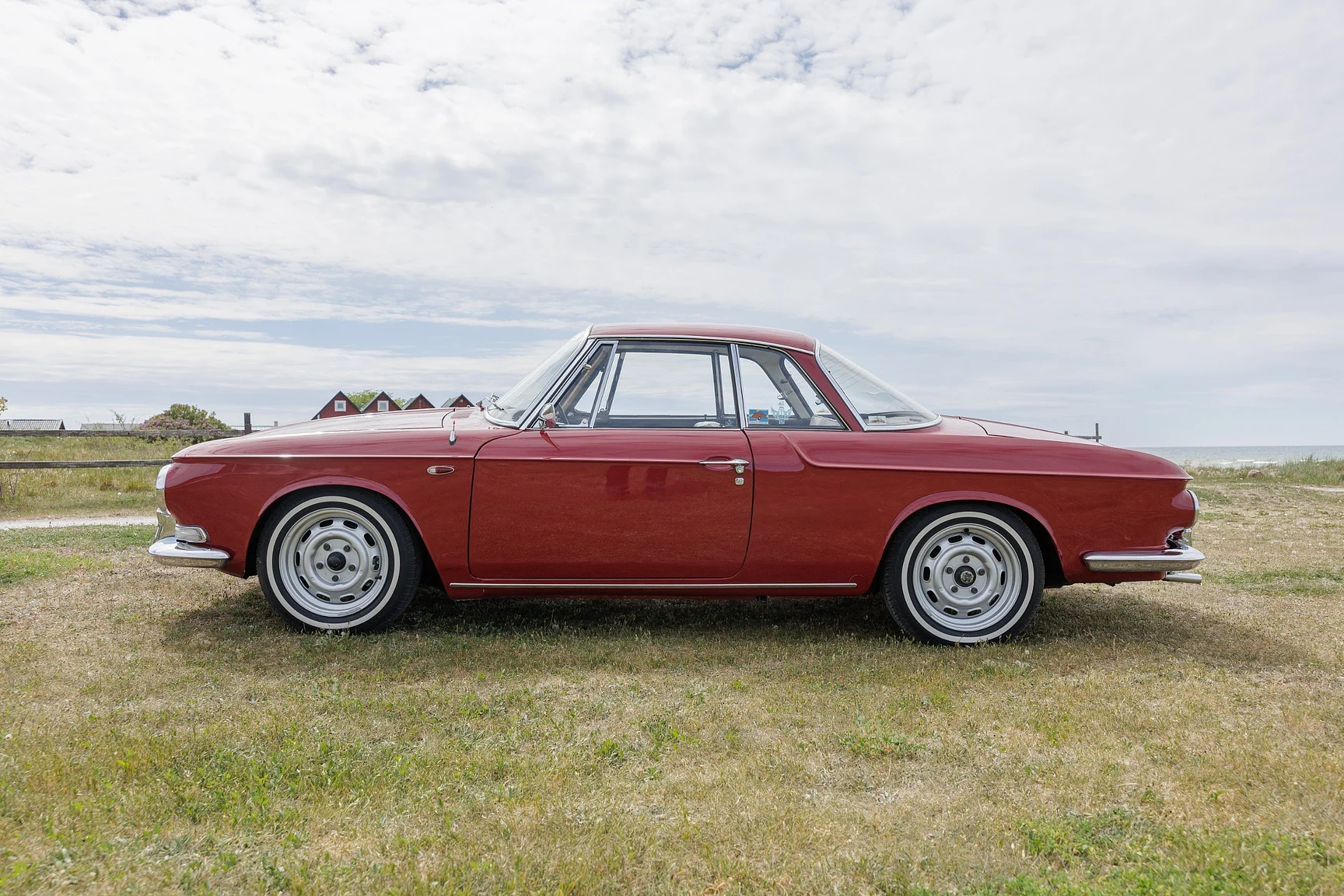 Exteriörbild på 1968 Volkswagen Typ 34 1600 L Karmann-Ghia (1)