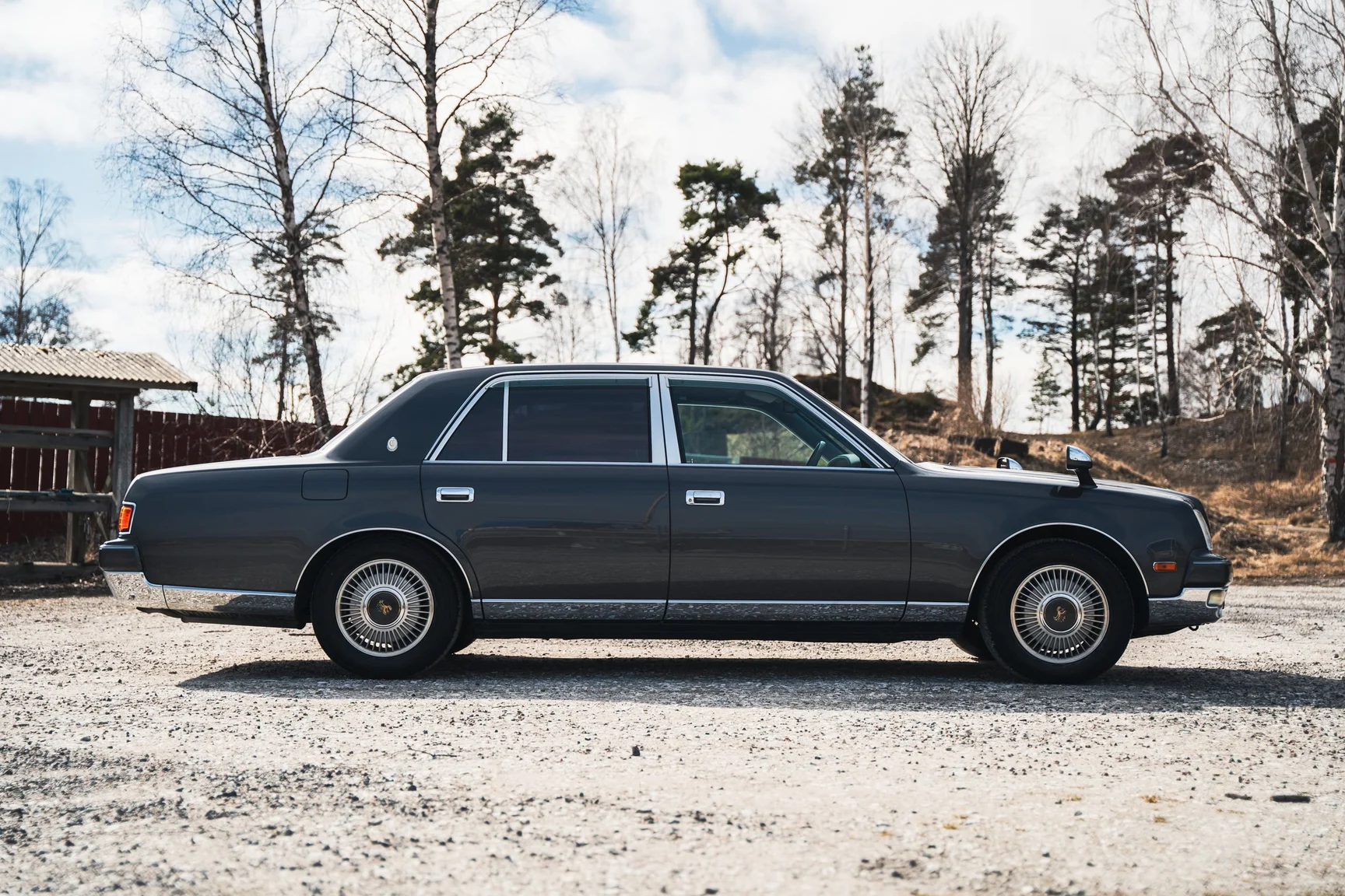 Exteriörbild på 2000 Toyota Century V12 G50 (6)