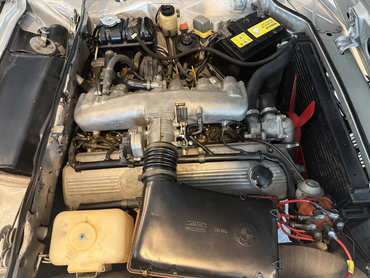 Image of 1972 BMW E9 3.0 CSI (12) mechanics