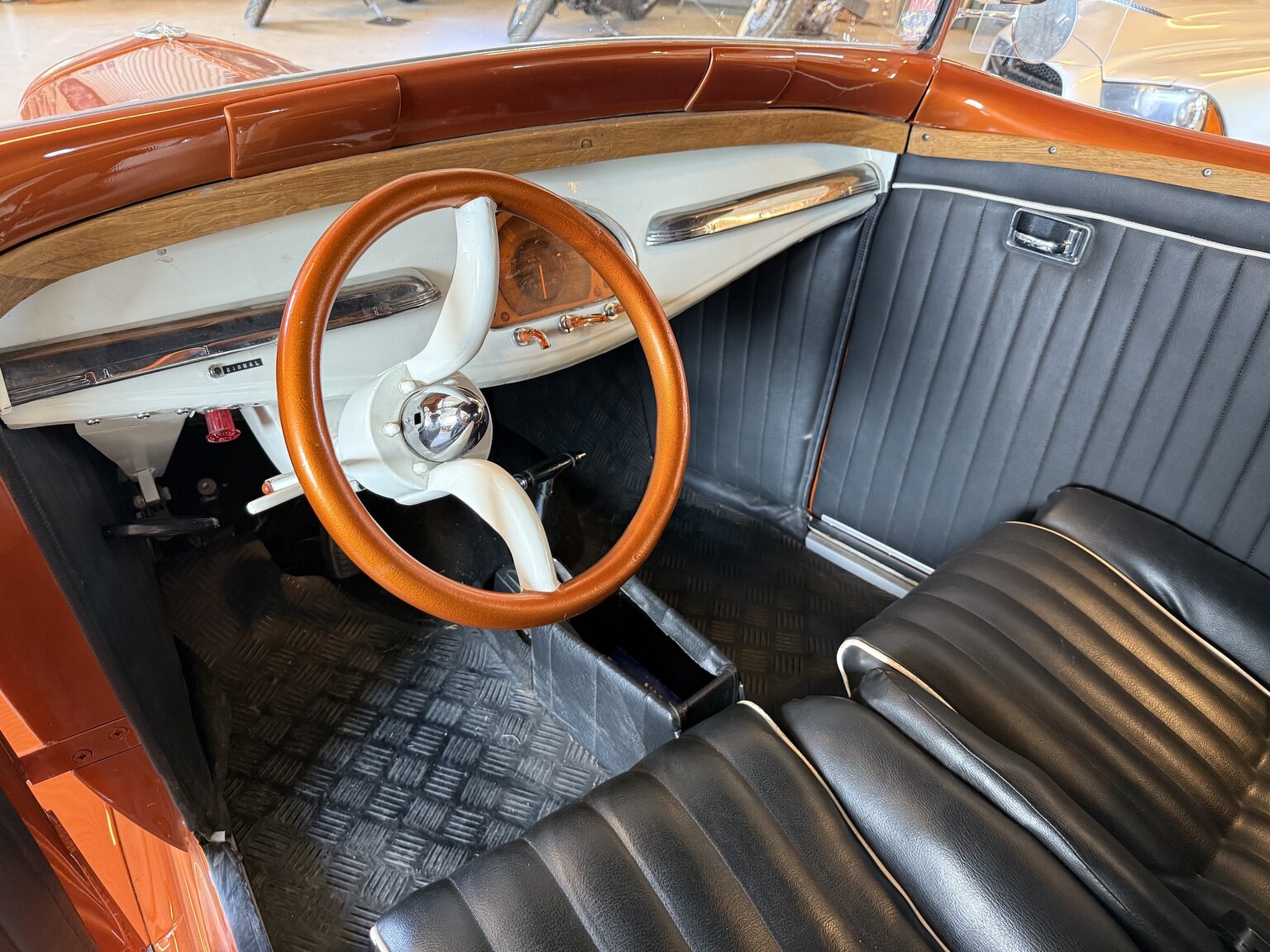 Interior image of 2012 Hot Rod T