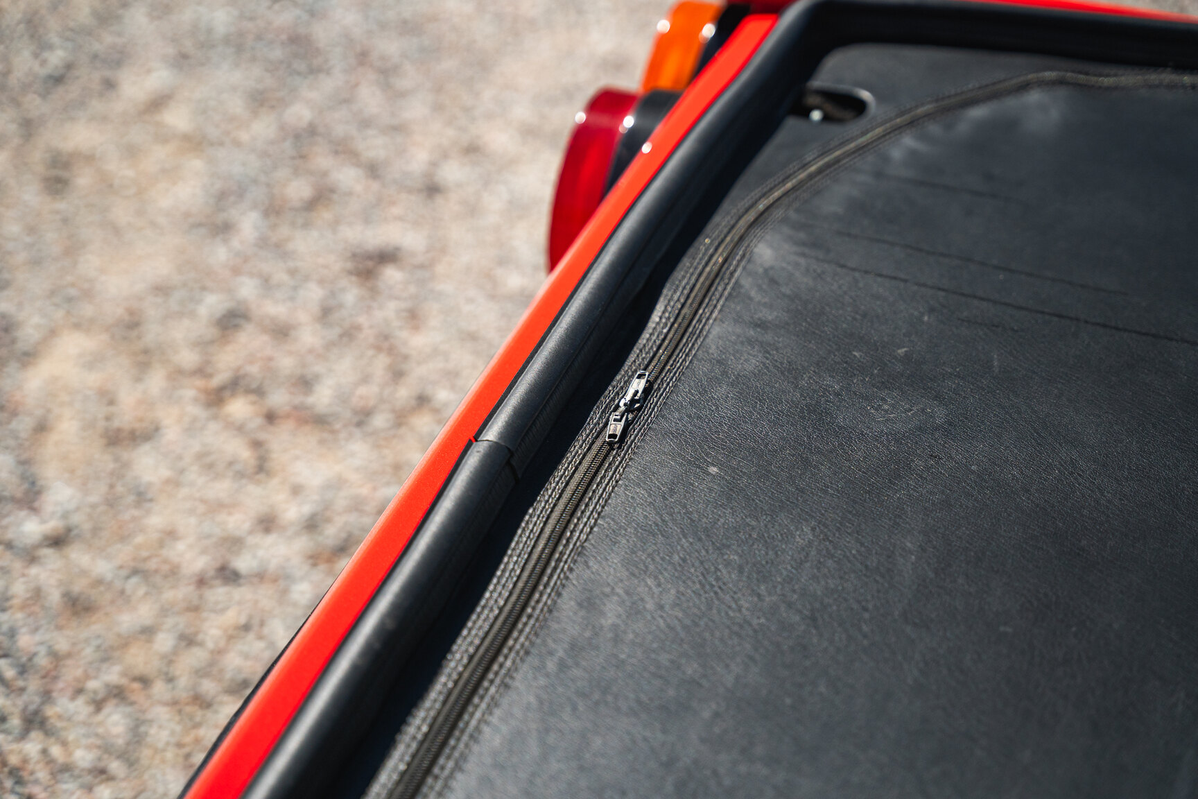Interiörbild 1989 Ferrari 328 GTS