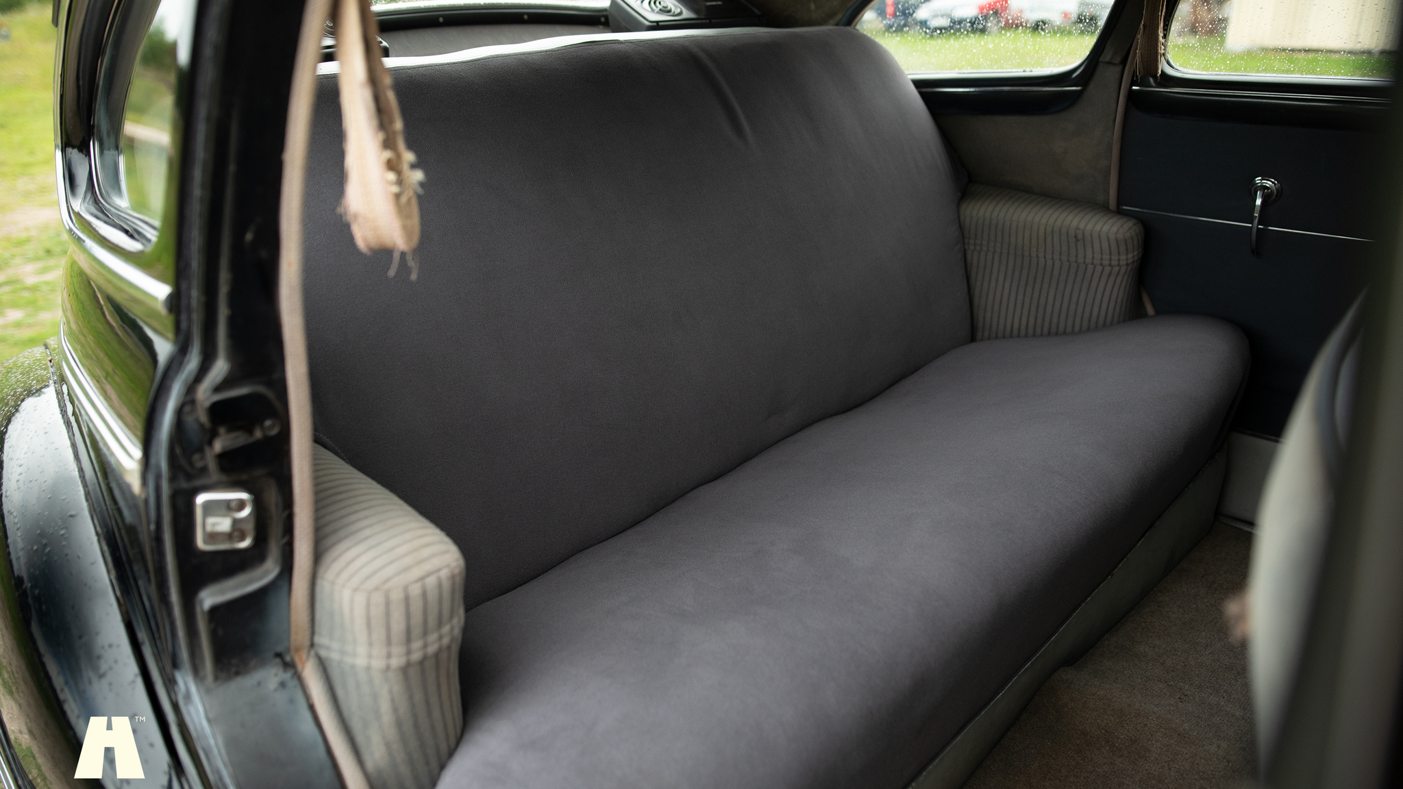 Interior image of 1949 Buick Super Eight (54)