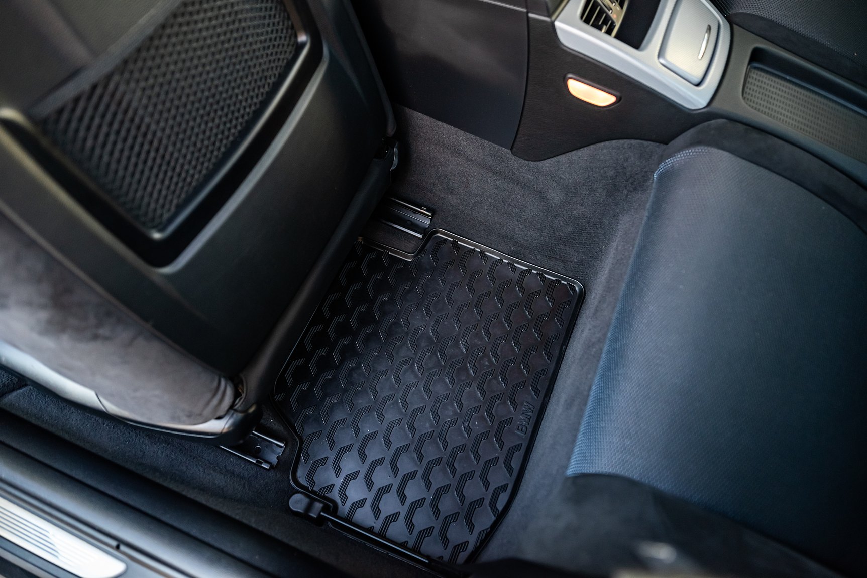 Interior image of 2009 BMW 325Xi