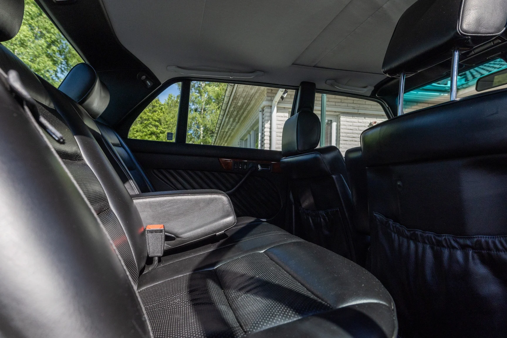 Interior image of 1989 Mercedes-Benz 560 SEL (14)