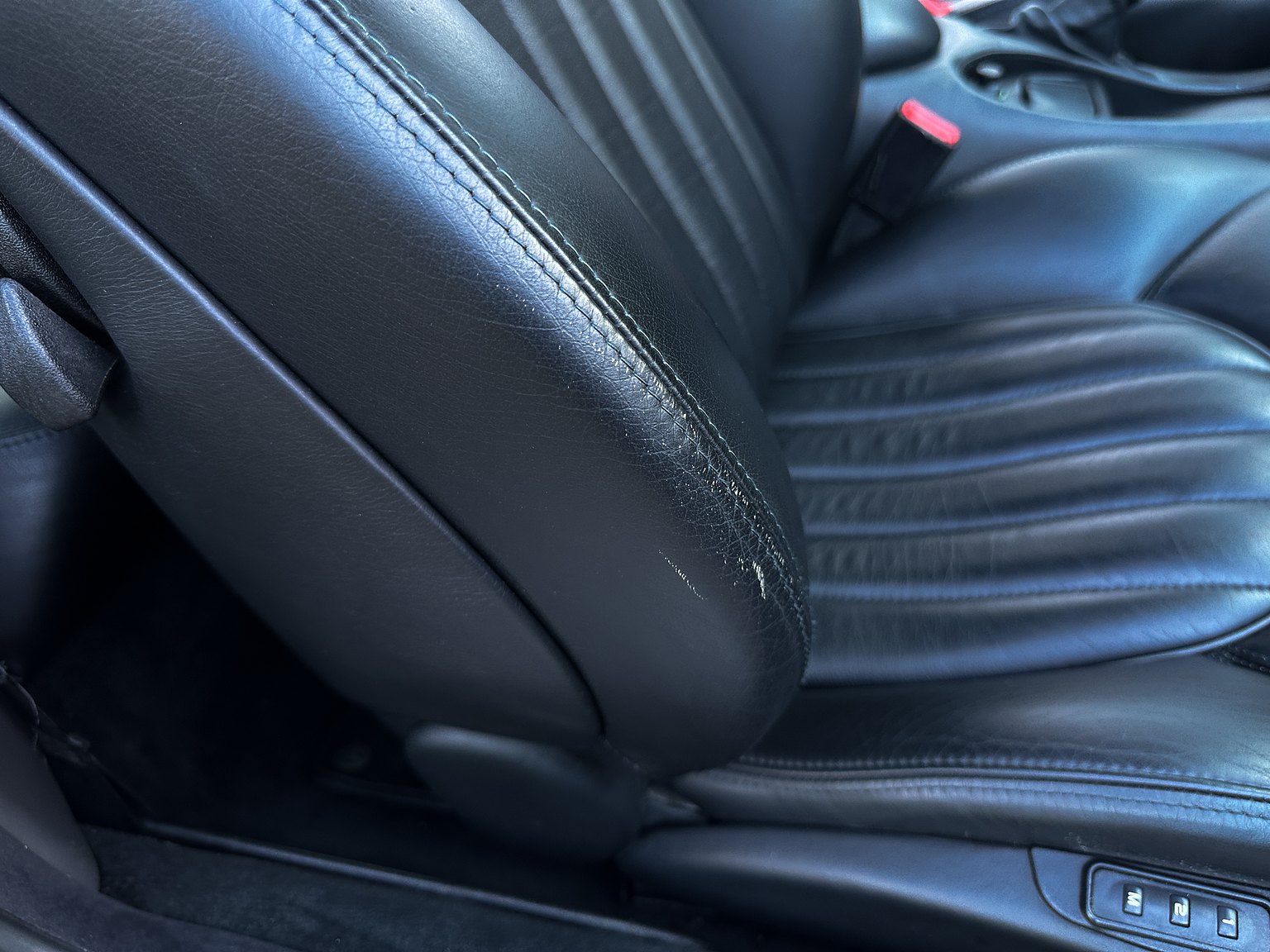 Interior image of 2000 Maserati 3200 GT
