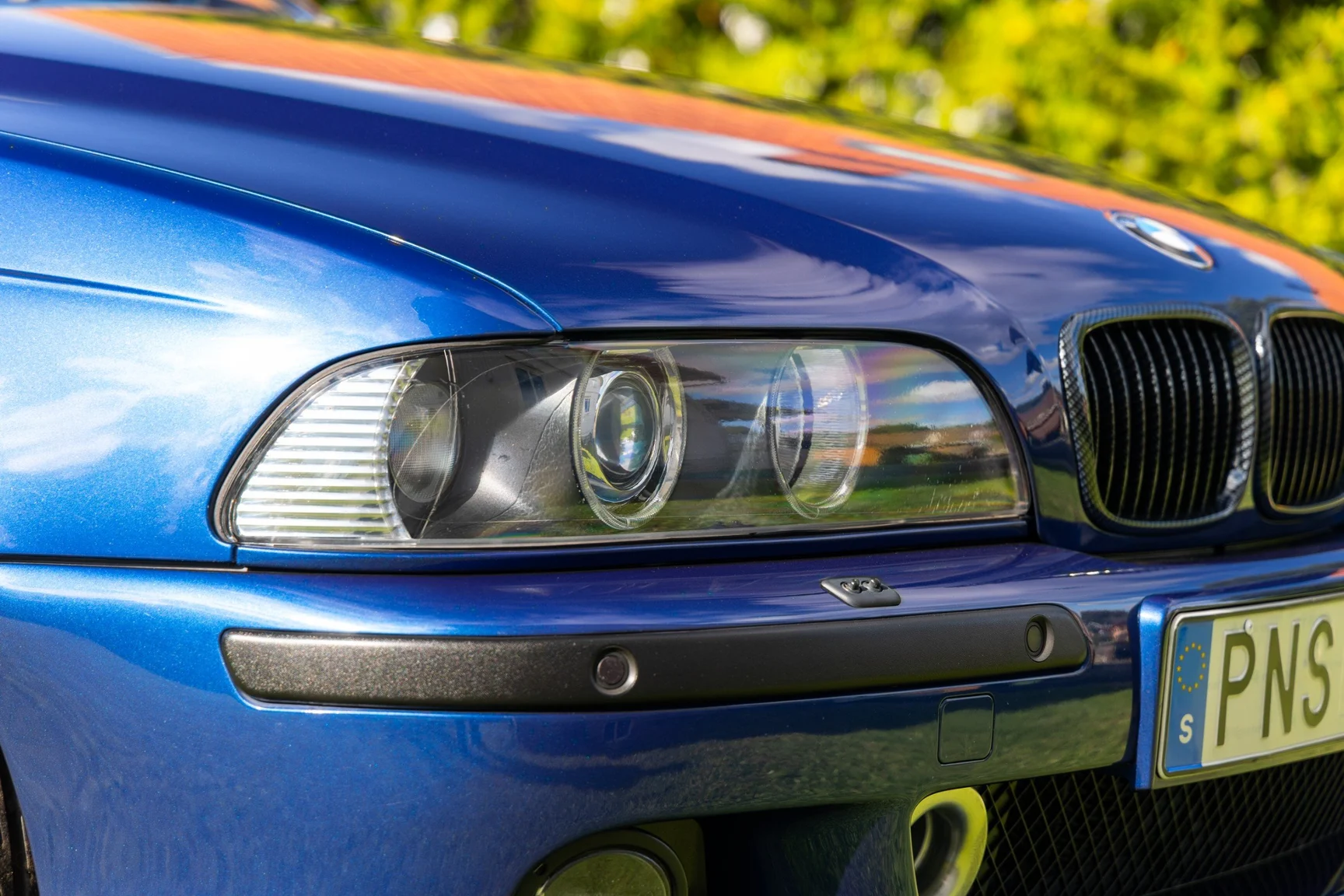 Exteriörbild på 2002 BMW M5 E39 (25)