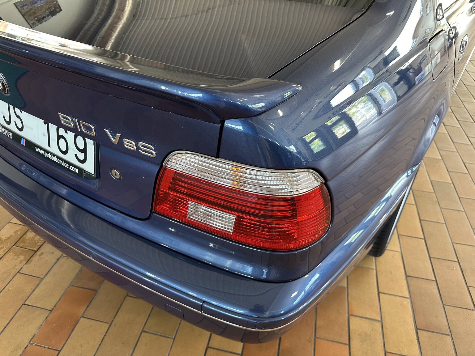 Exteriörbild på 2002 ALPINA B10 V8S