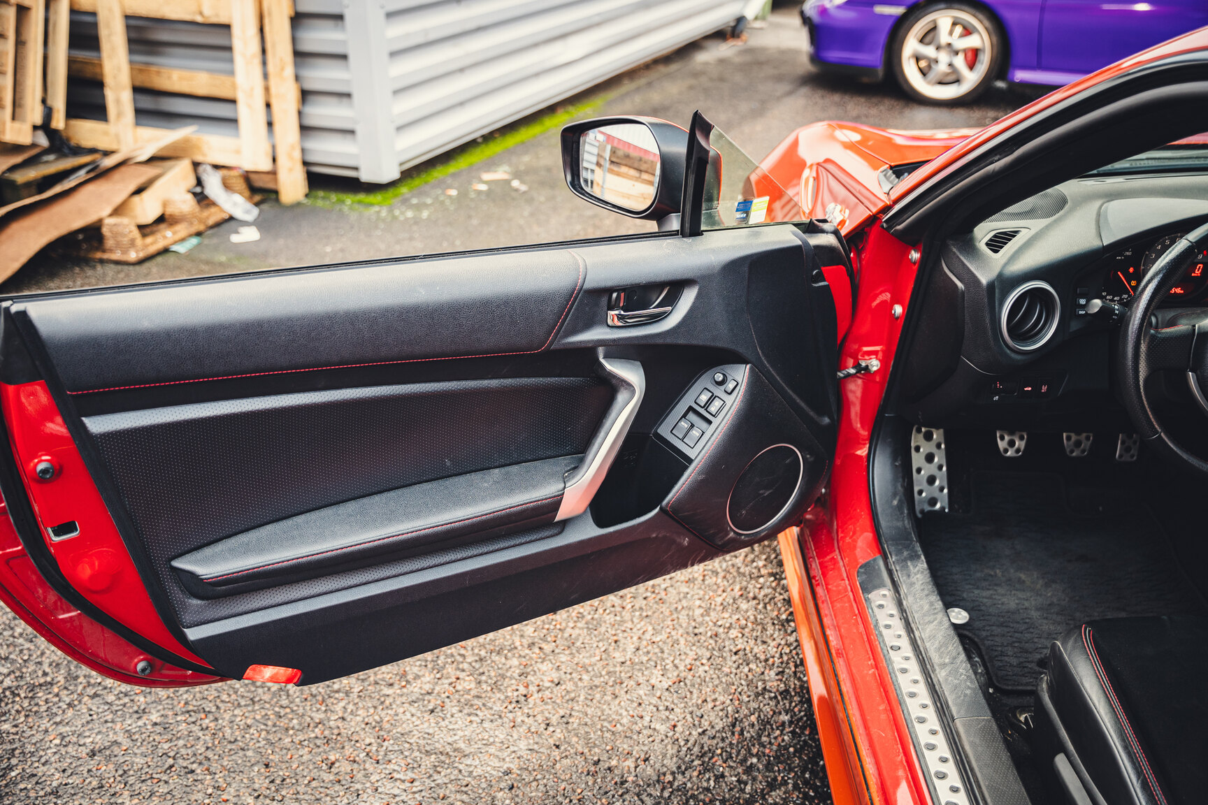 Innenraumfoto von 2015 Toyota GT86 TRD-edition - Ett sista race