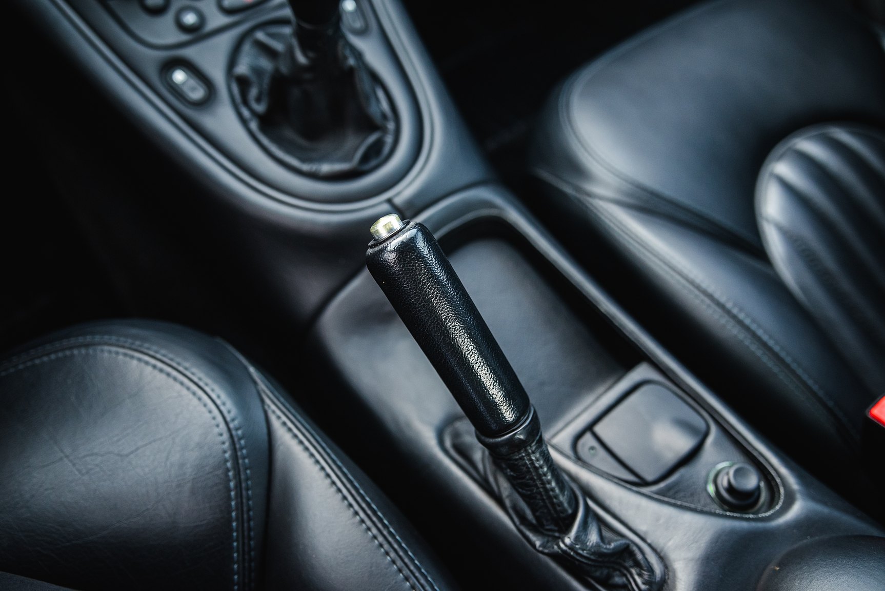 Interior image of 2000 Maserati 3200 GT