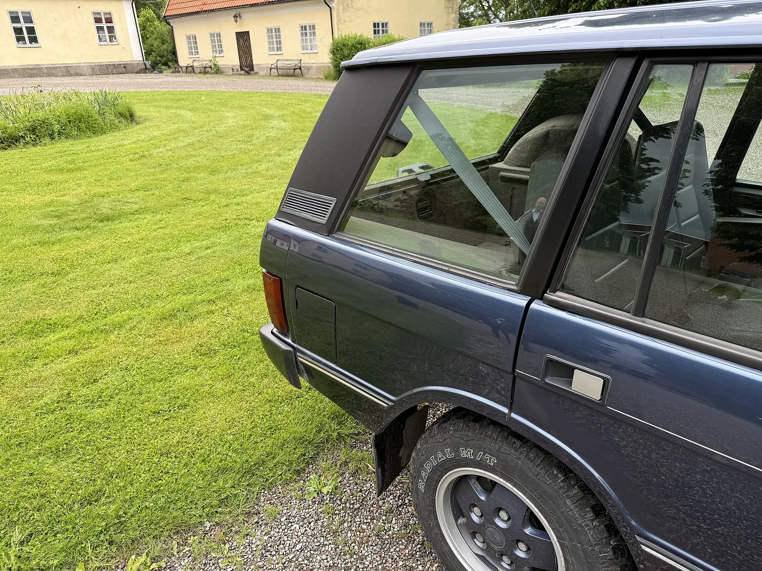Exterior image of 1990 Range Rover Vogue SE 3.9 (37)