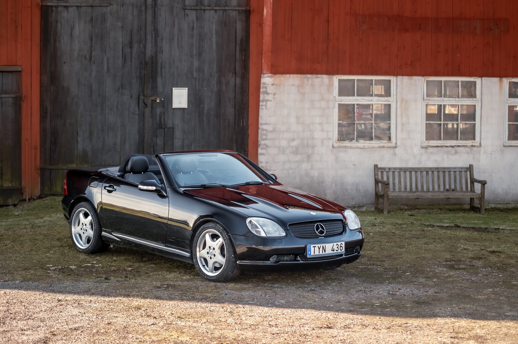 Exteriörbild på 2001 Mercedes-Benz SLK 320