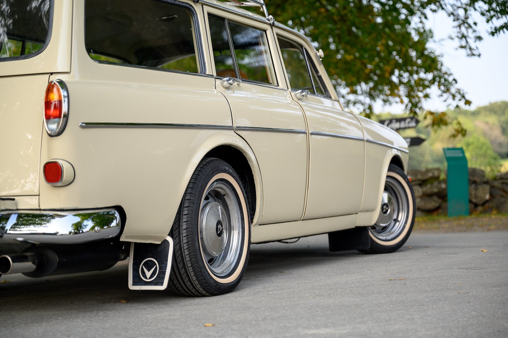 Exterior image of 1968 Amazon Herrgårdsvagn