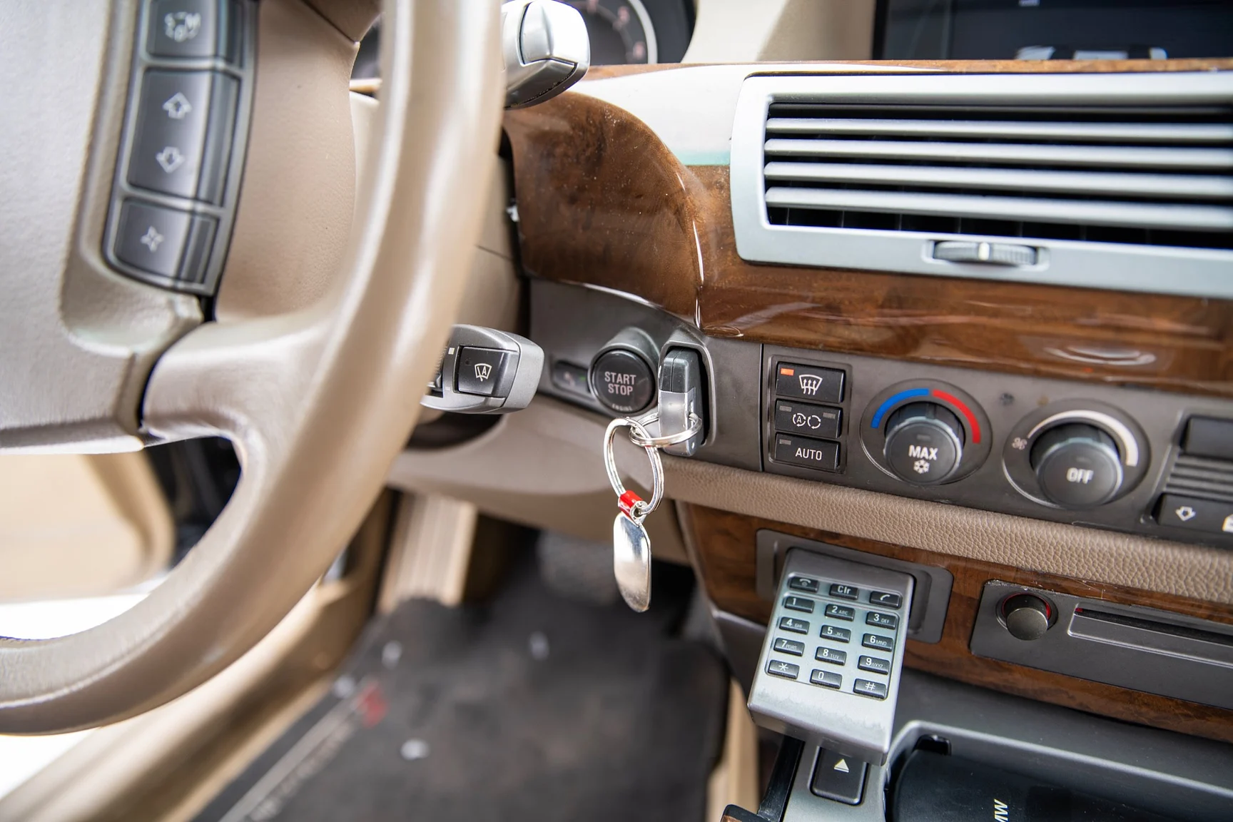 Innenraumfoto von 2002 BMW  745 iA (15)