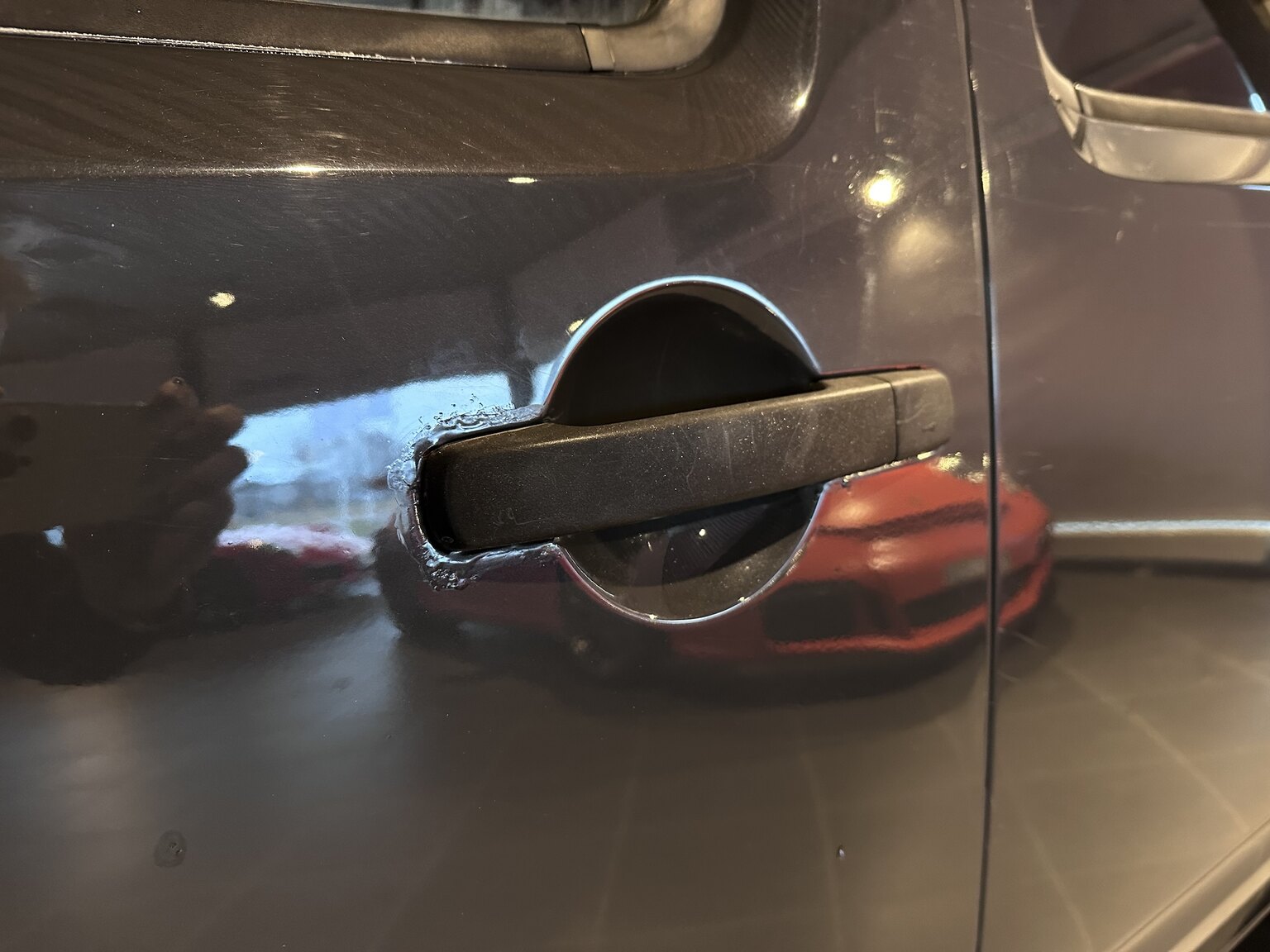 Exterior image of 2006 Nissan Navara A-traktor (18)