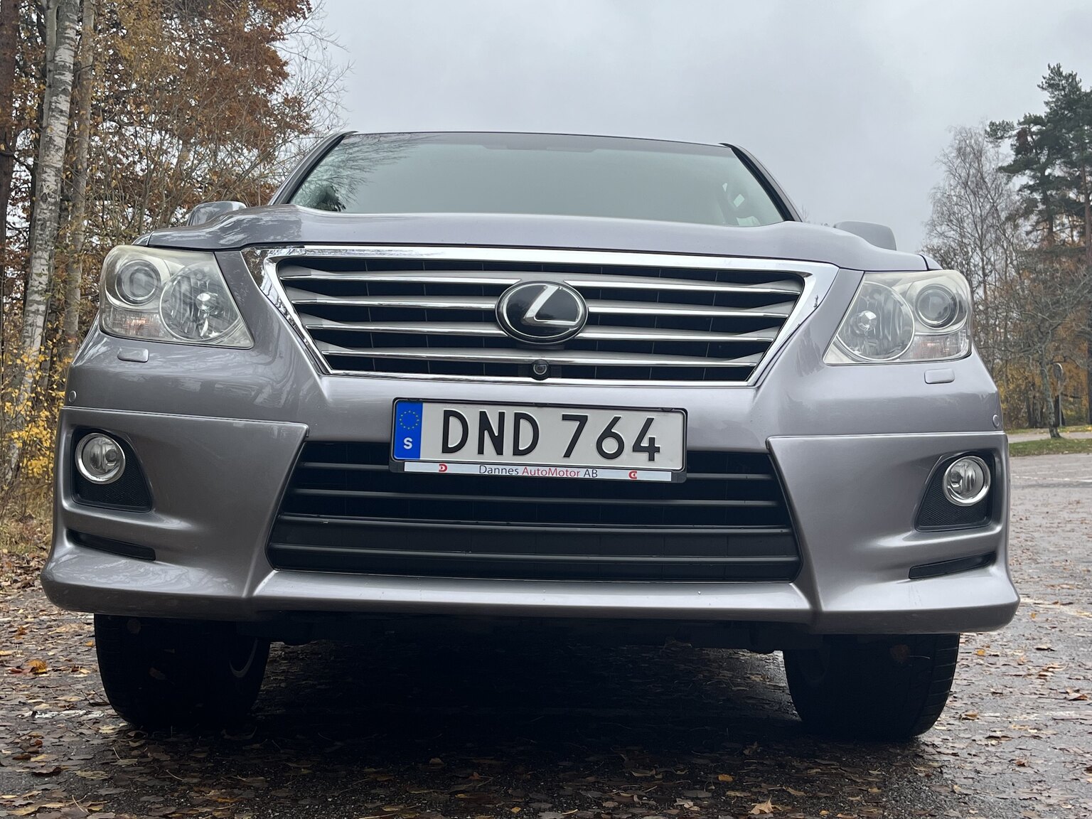 Exterior image of 2011 Lexus LX570