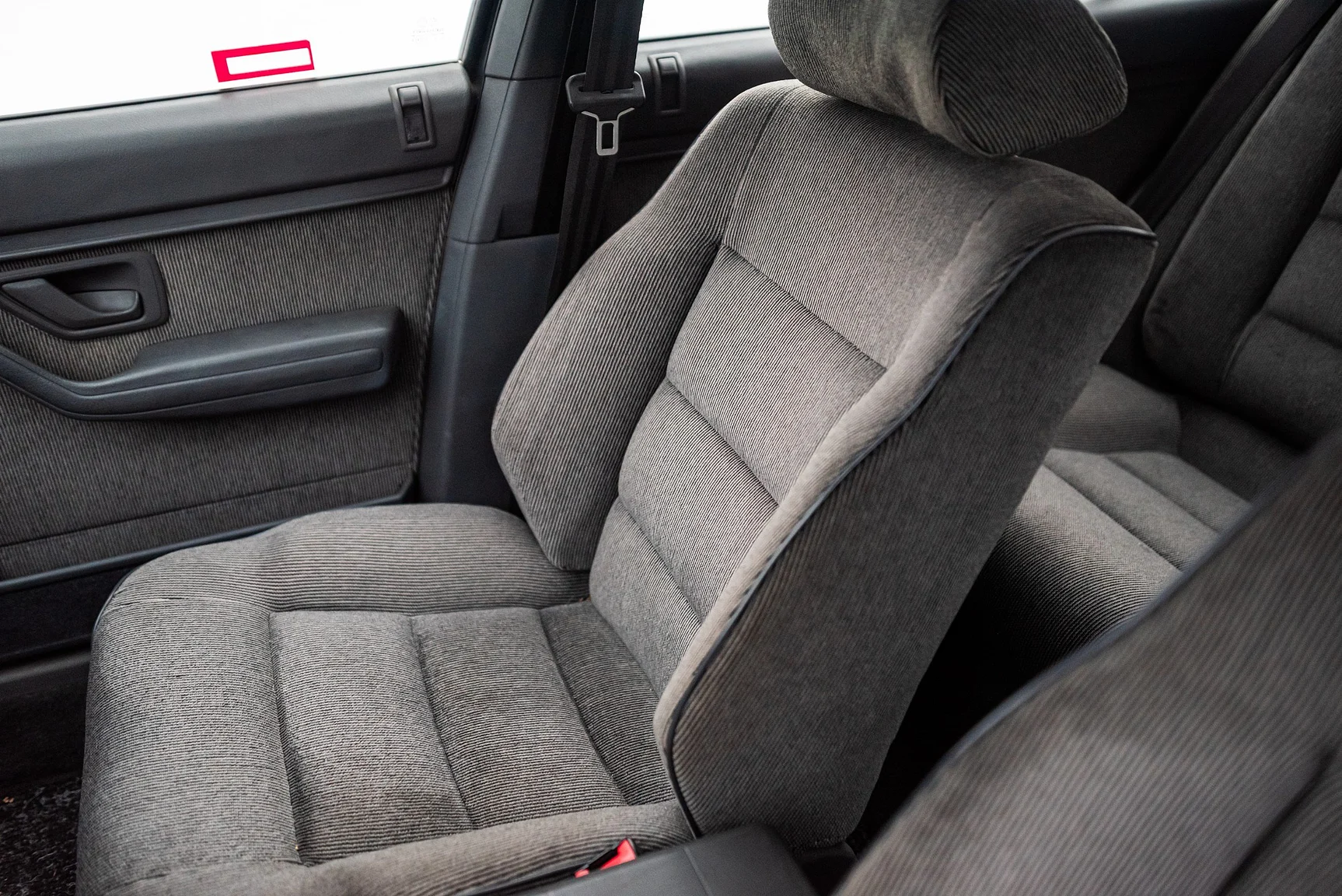 Interior image of 1991 Peugeot 405 Break SRI (32)