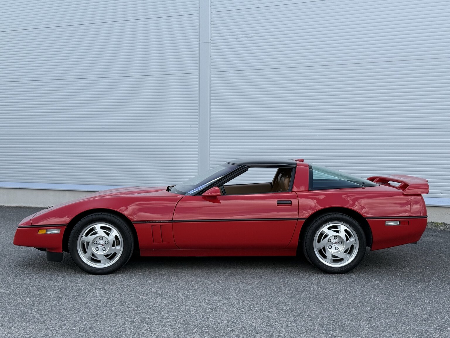 Exterior image of 1990 Chevrolet Corvette ZR-1 Targa