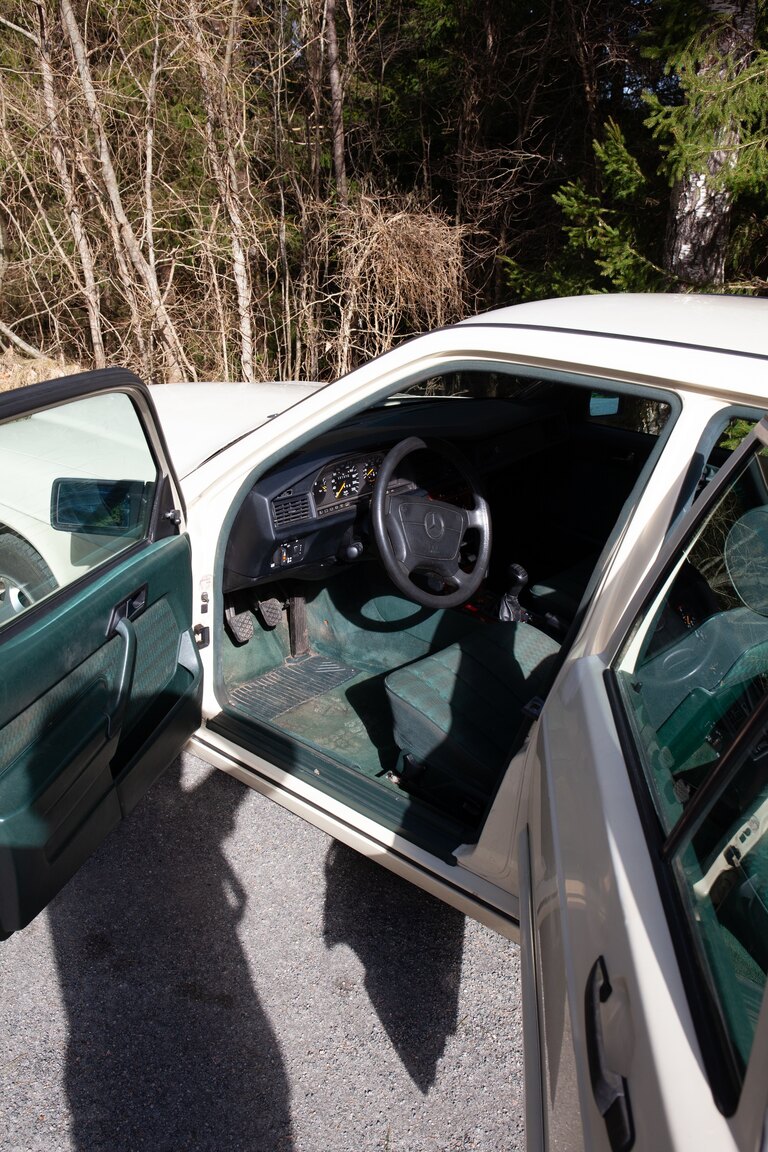 Interiörbild 1993 Mercedes-Benz 190 E 2.0