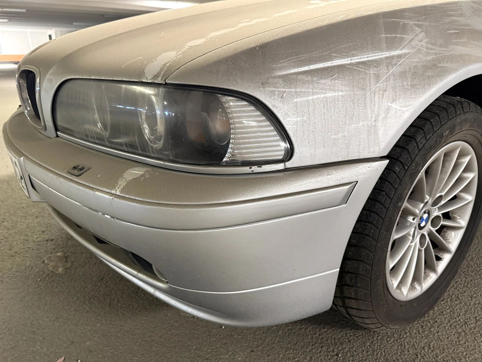 Exteriörbild på 2002 BMW 520i (28)