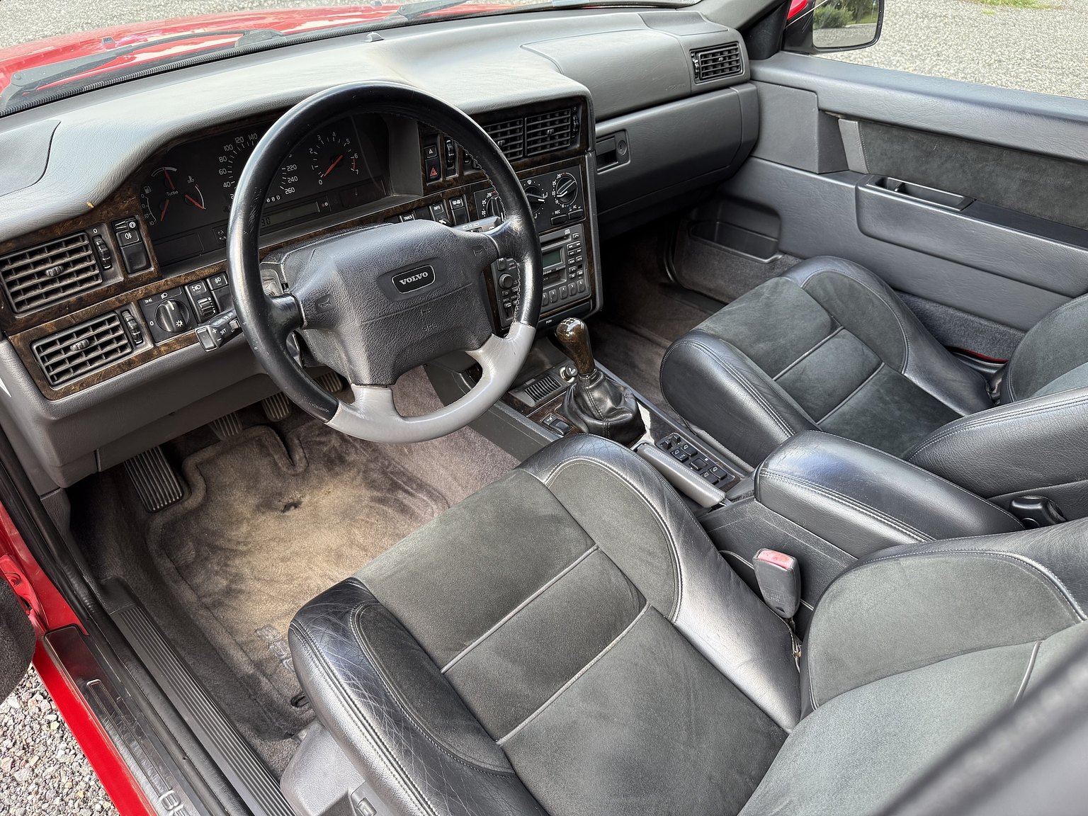 Interior image of 1996 Volvo 850 R "T-Röd"