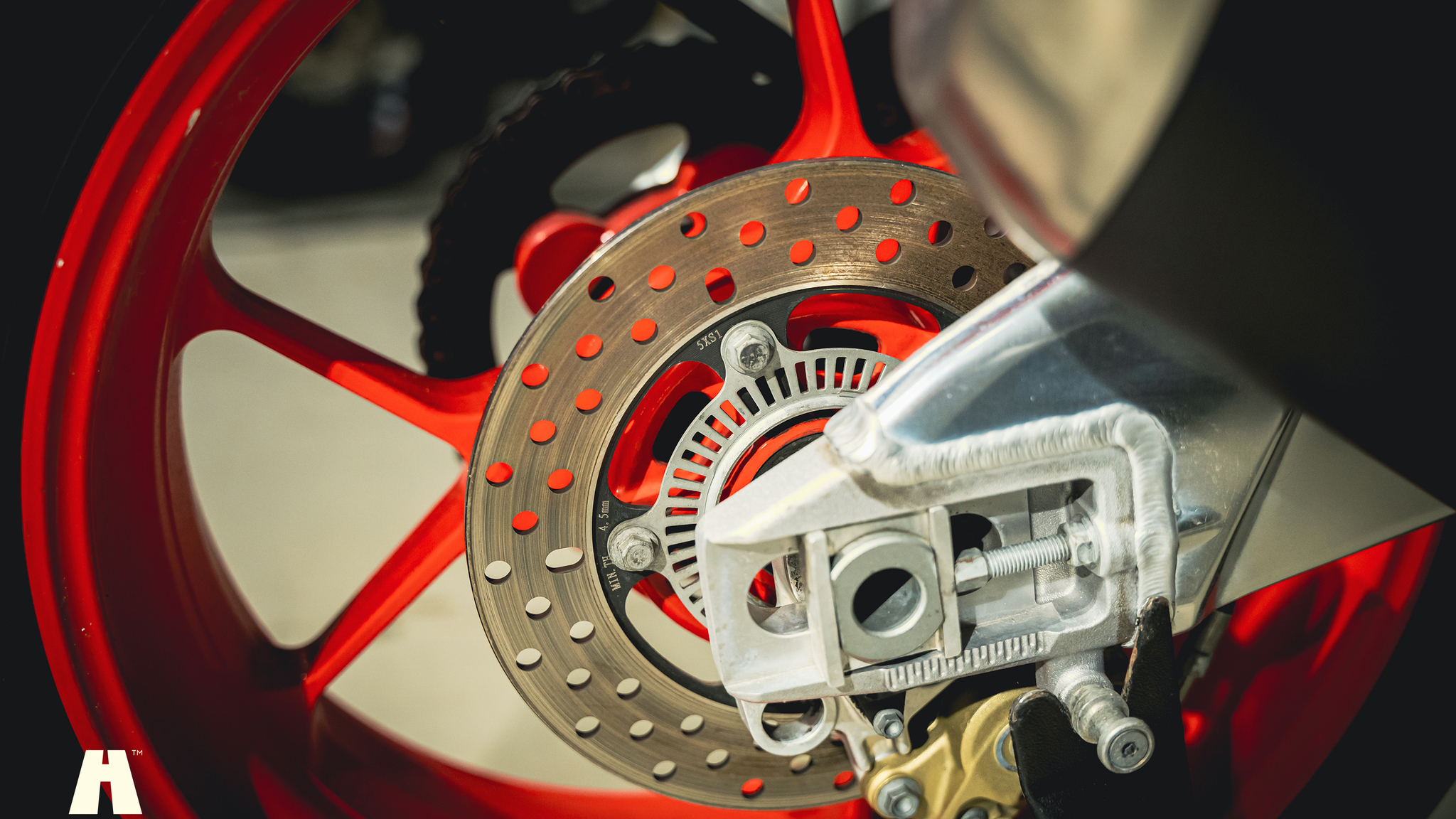 Image of 2016 Aprilia Tuono V4 Factory mechanics