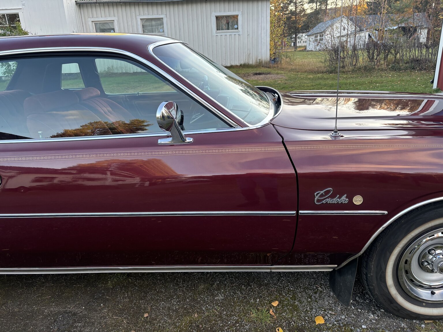 Exterior image of 1976 Chrysler Cordoba