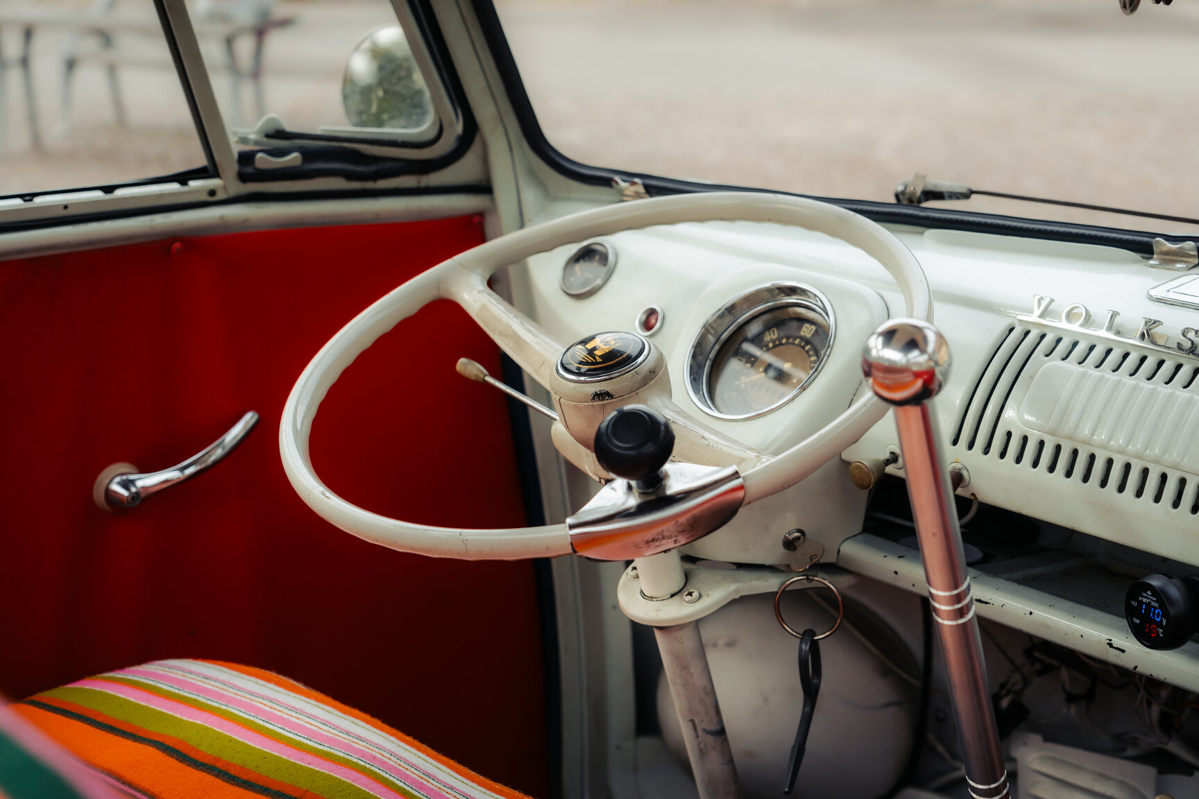 Innenraumfoto von 1964 Volkswagen Kleinbus Transporter 1500 Deluxe “21-fönsters Samba”