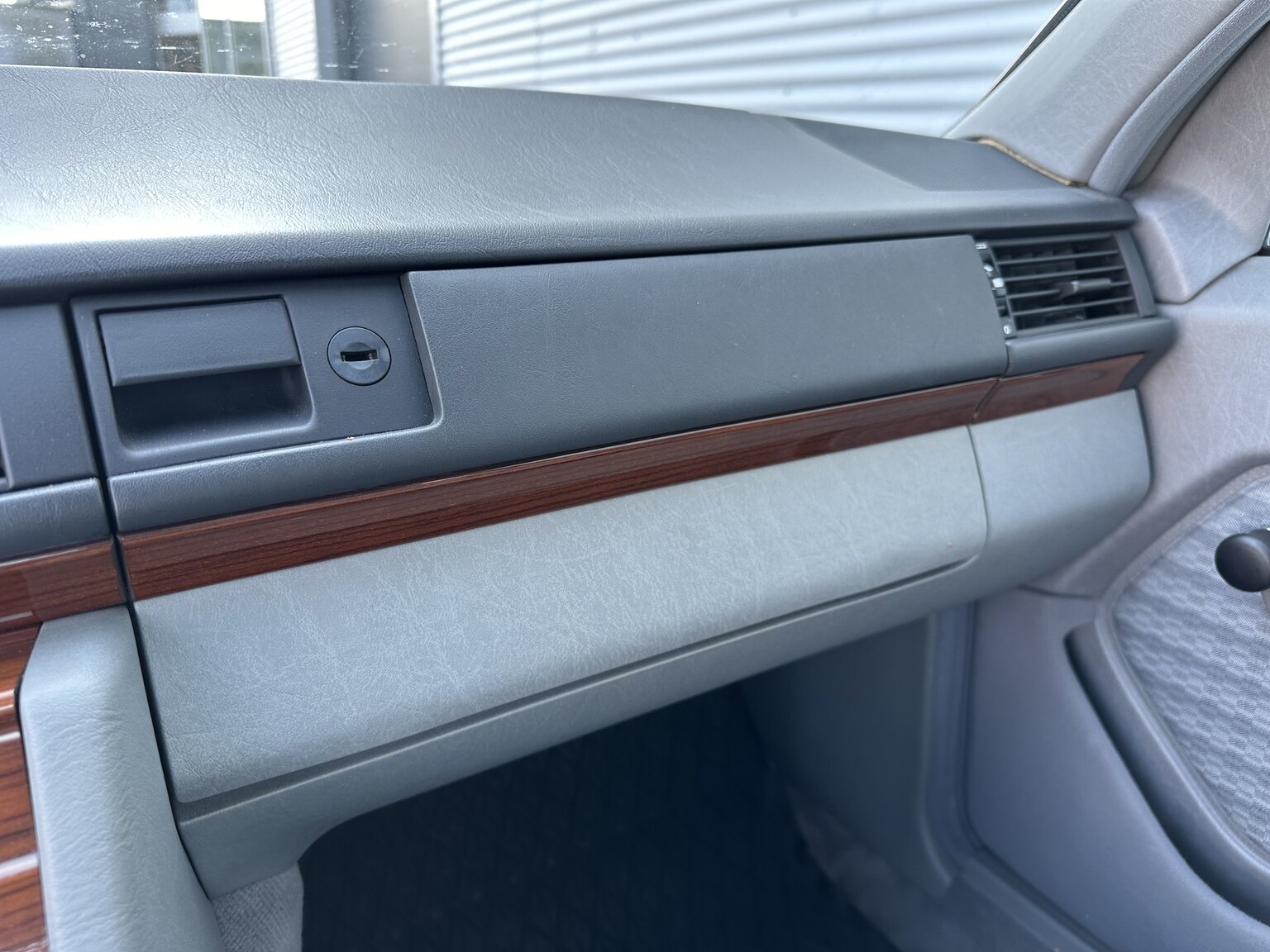 Innenraumfoto von 1992 Mercedes-Benz 250D