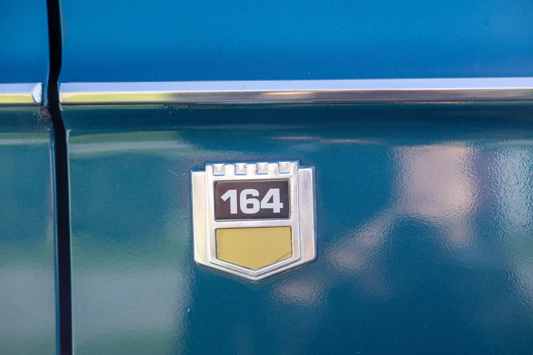 Exterior image of 1973 Volvo 164E (64)
