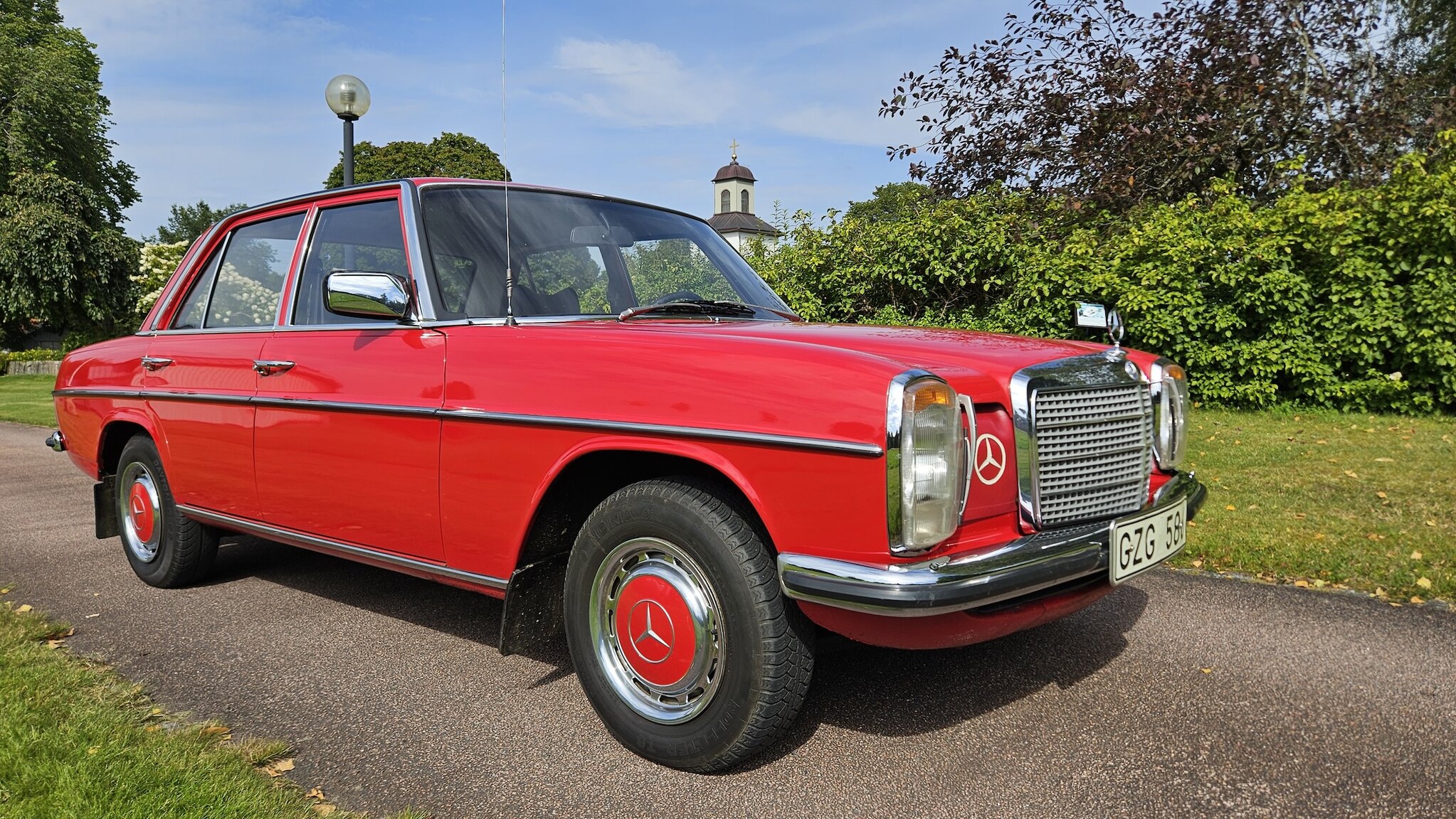 Aussenfoto 1975 Mercedes-Benz 200