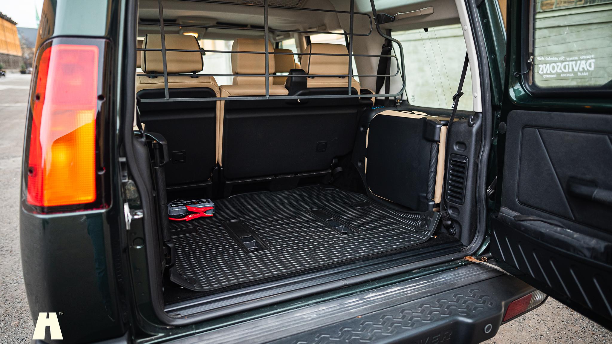 Interior image of 2003 Land Rover Discovery II, 2003