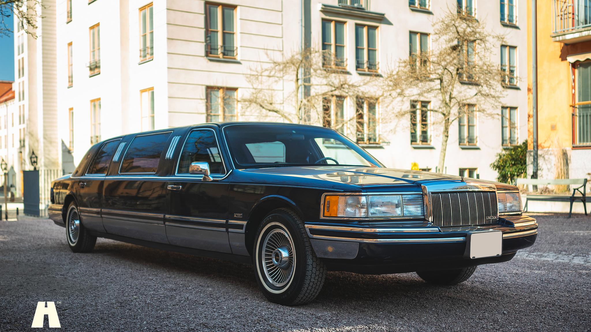 Exteriörbild på 1992 Lincoln Town Car Limousine 