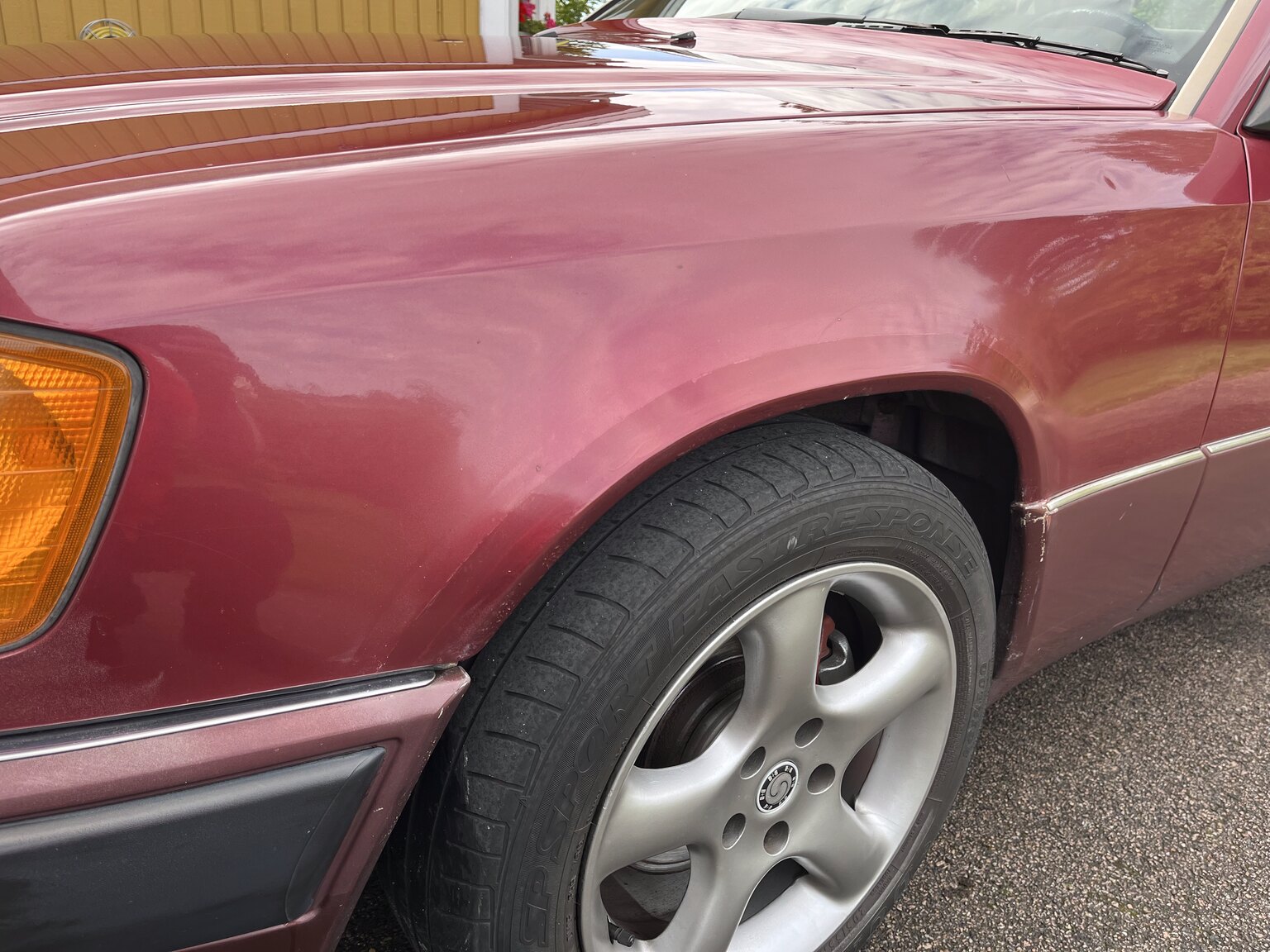 Exterior image of 1990 Mercedes-Benz 230 E