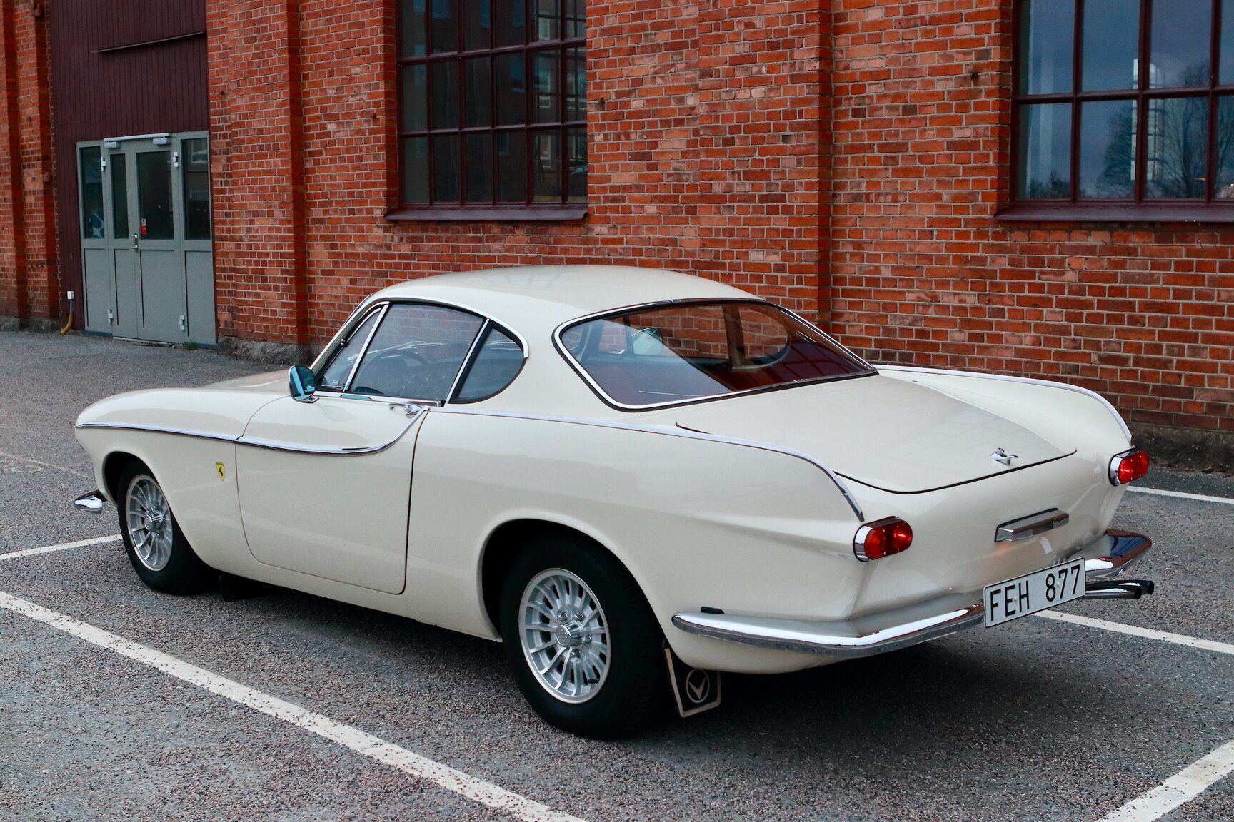 Exterior image of 1964 Volvo P 1800S (3)