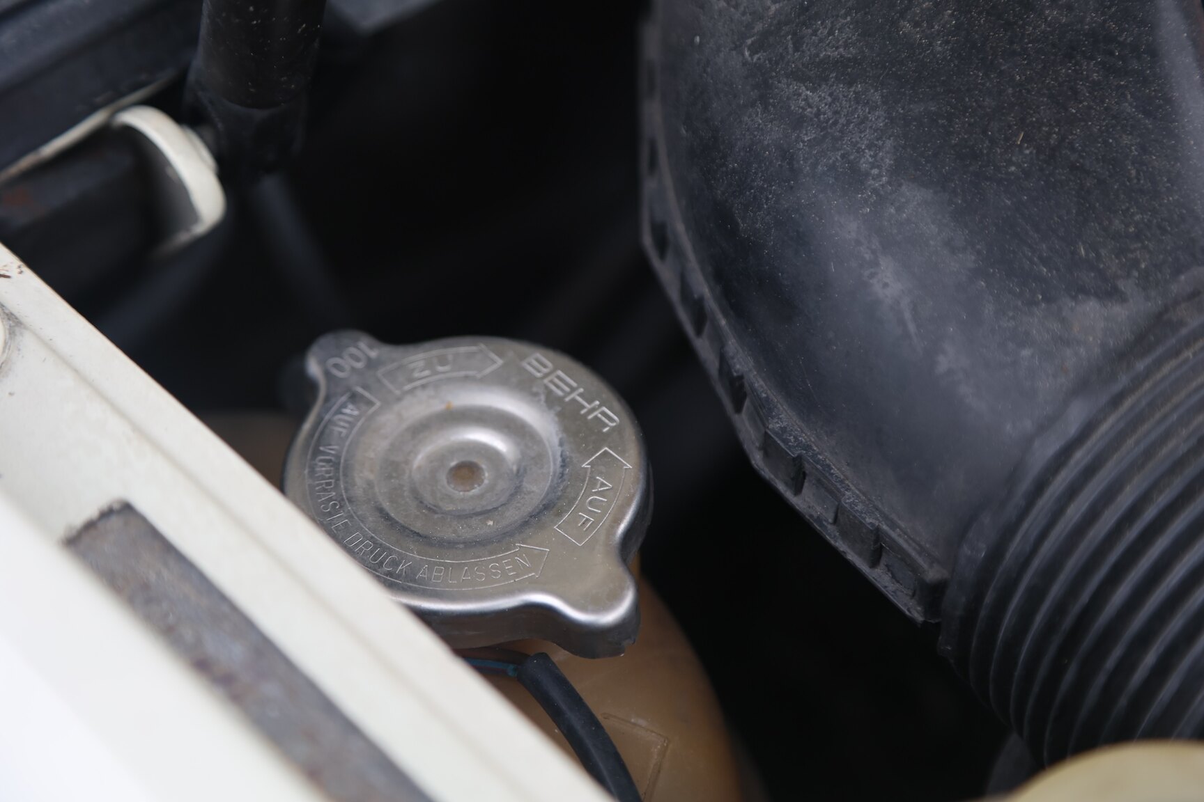 Image of 1981 Porsche 928 S mechanics