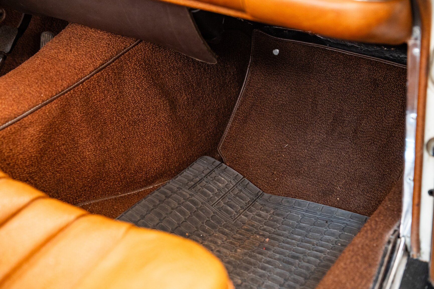 Innenraumfoto von 1968 Mercedes-Benz 280 SL Pagoda (53)