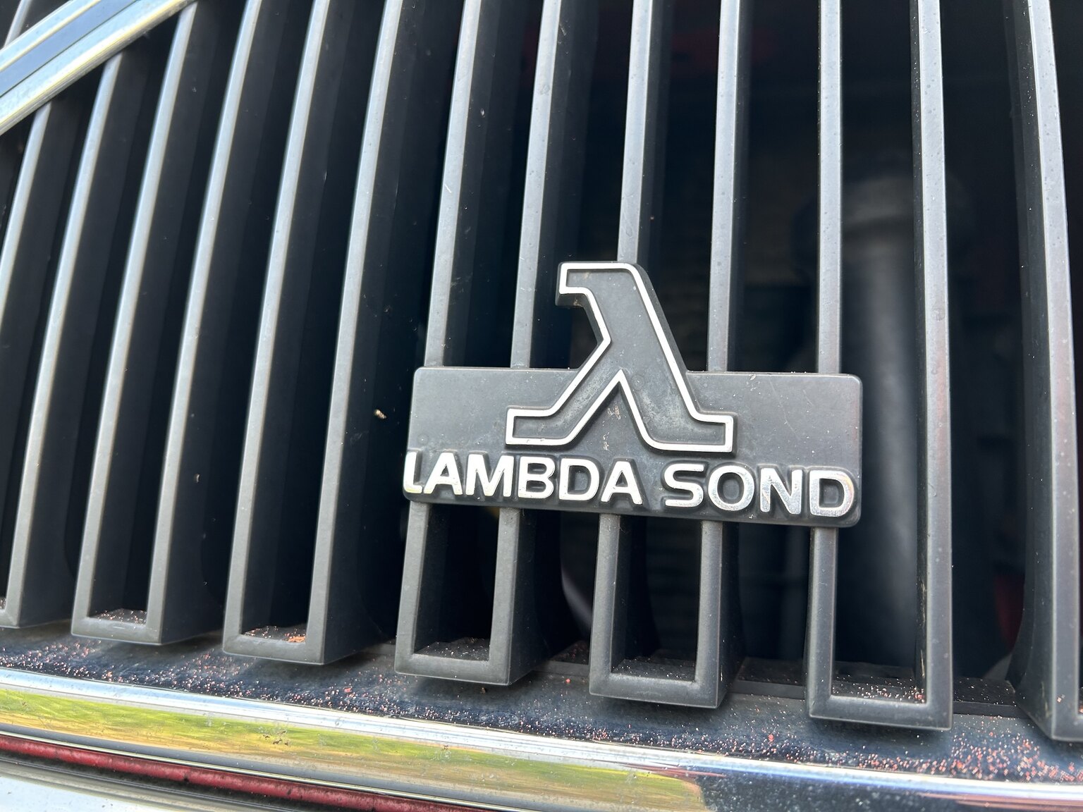 Exterior image of 1990 Volvo 240 GL