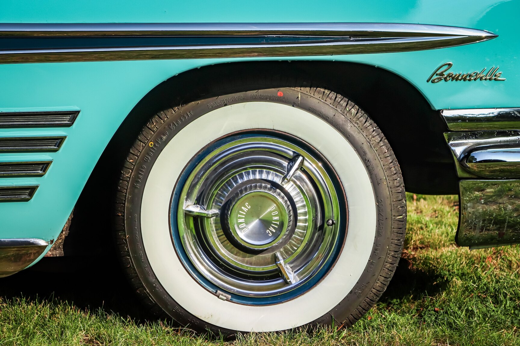 Exterior image of 1958 Pontiac Bonneville