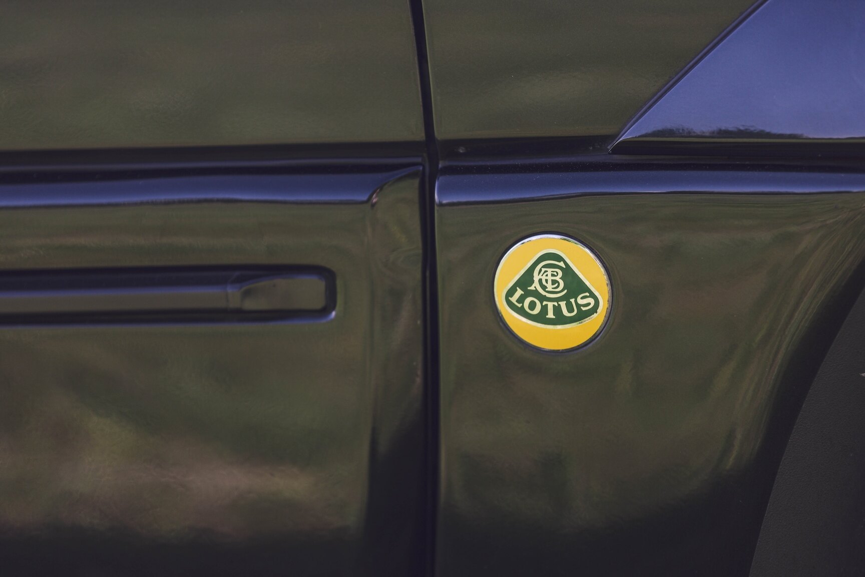 Exterior image of 1991 Lotus Omega