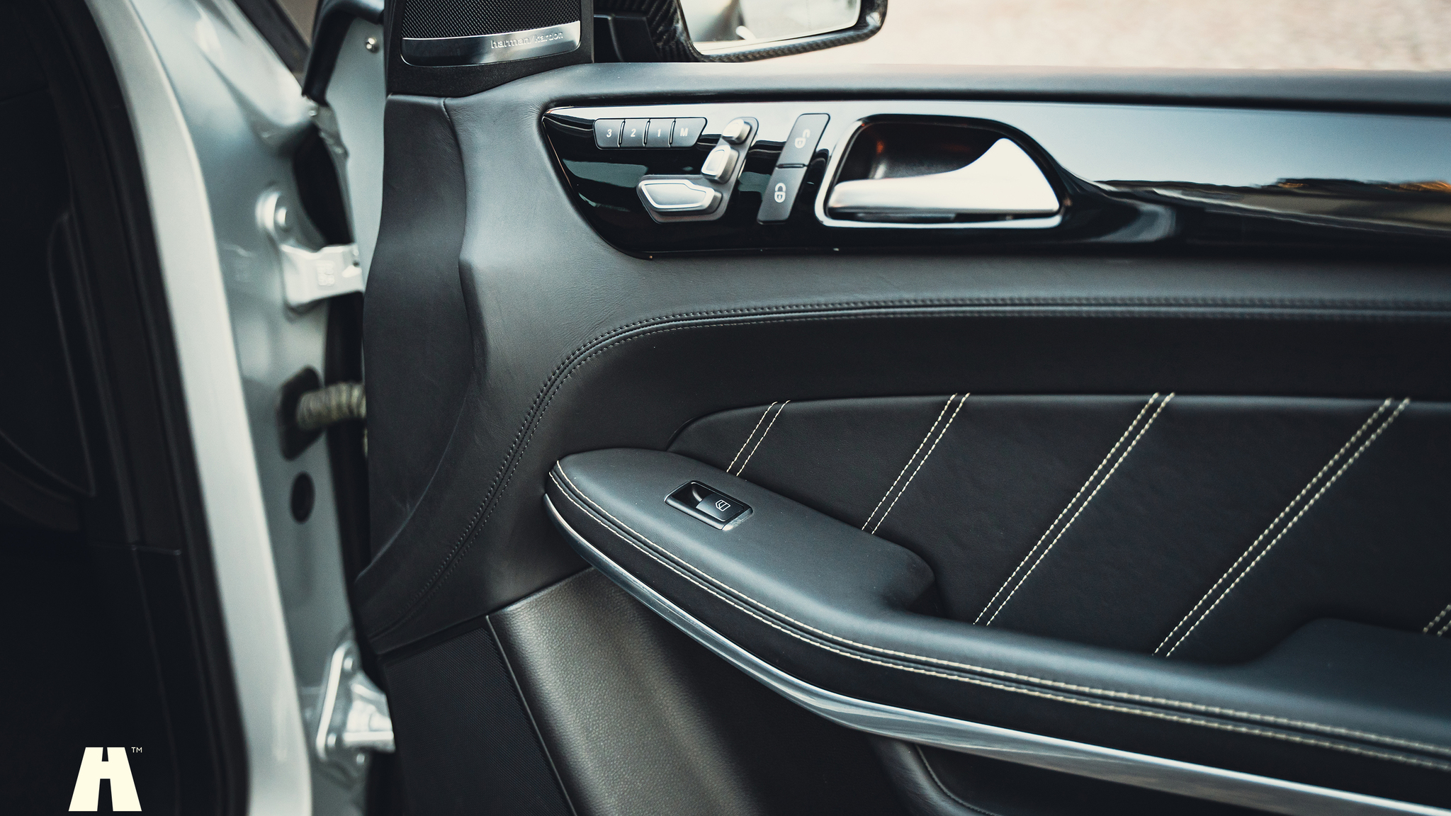 Interior image of 2017 Mercedes-Benz GLS 63 AMG (22)