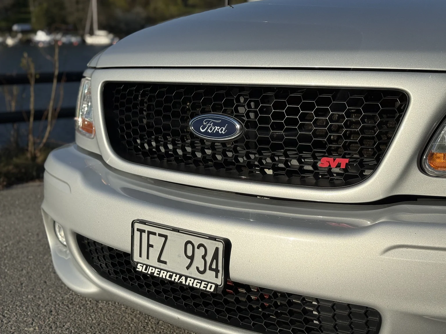 Aussenfoto 2002 Ford F 150 Lightning / Kenne Bell (12)