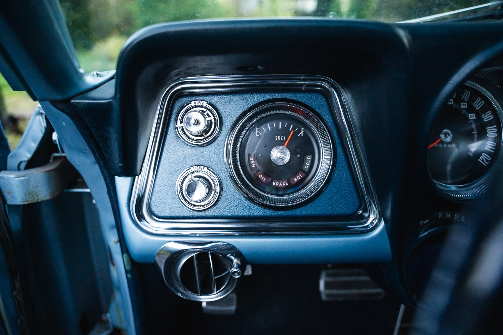 Interior image of 1966 Oldsmobile Dynamic 88 Celebrity (27)