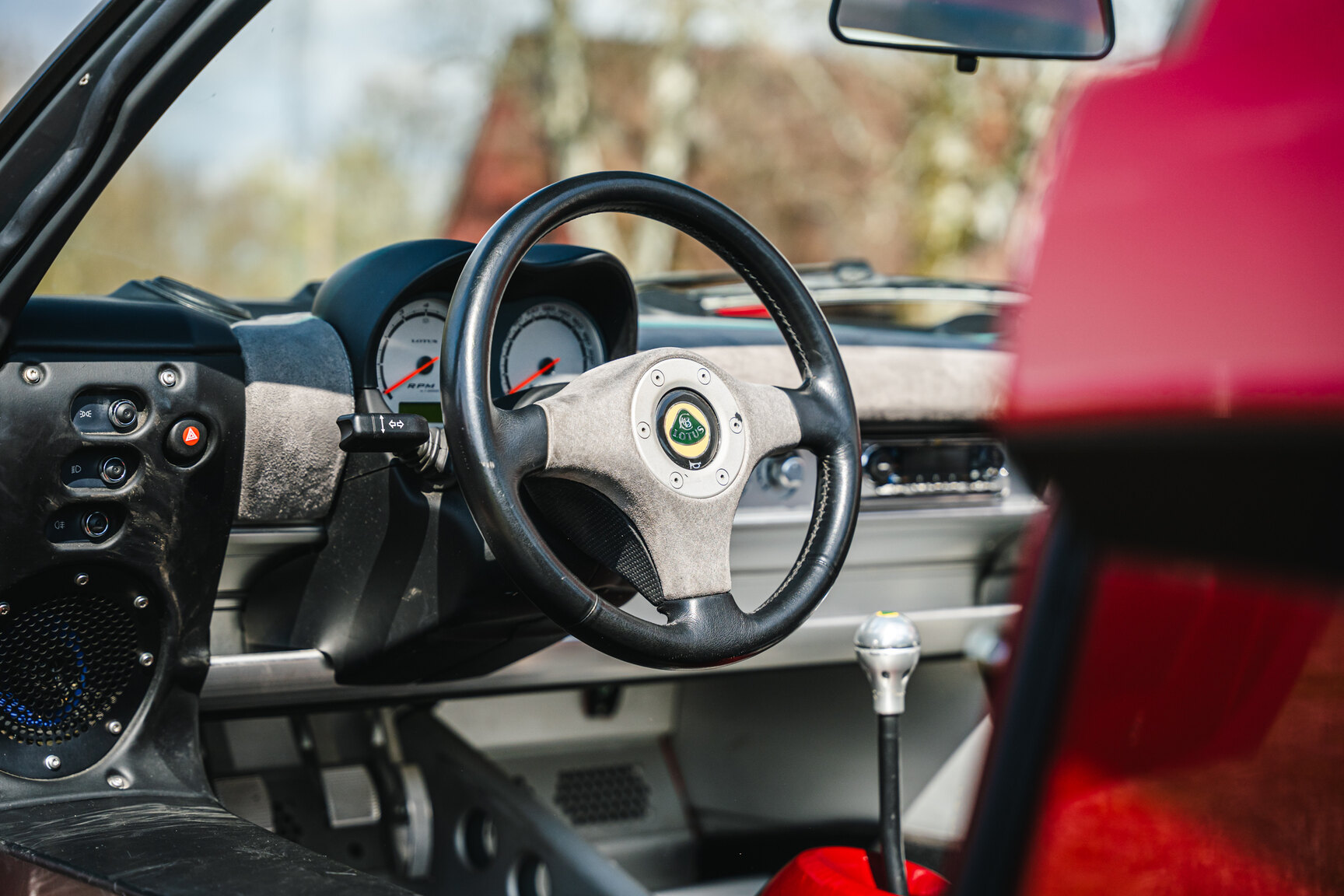 Innenraumfoto von 2001 Lotus Elise 111