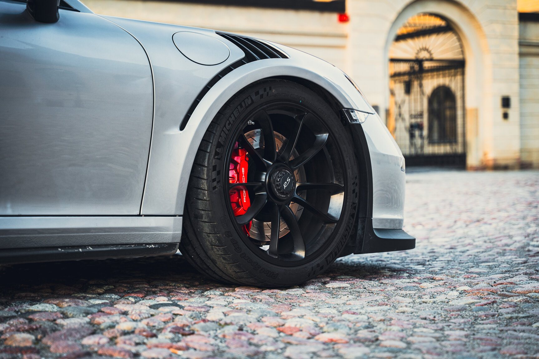 Exterior image of 2016 Porsche 911 991 GT3 RS (16)