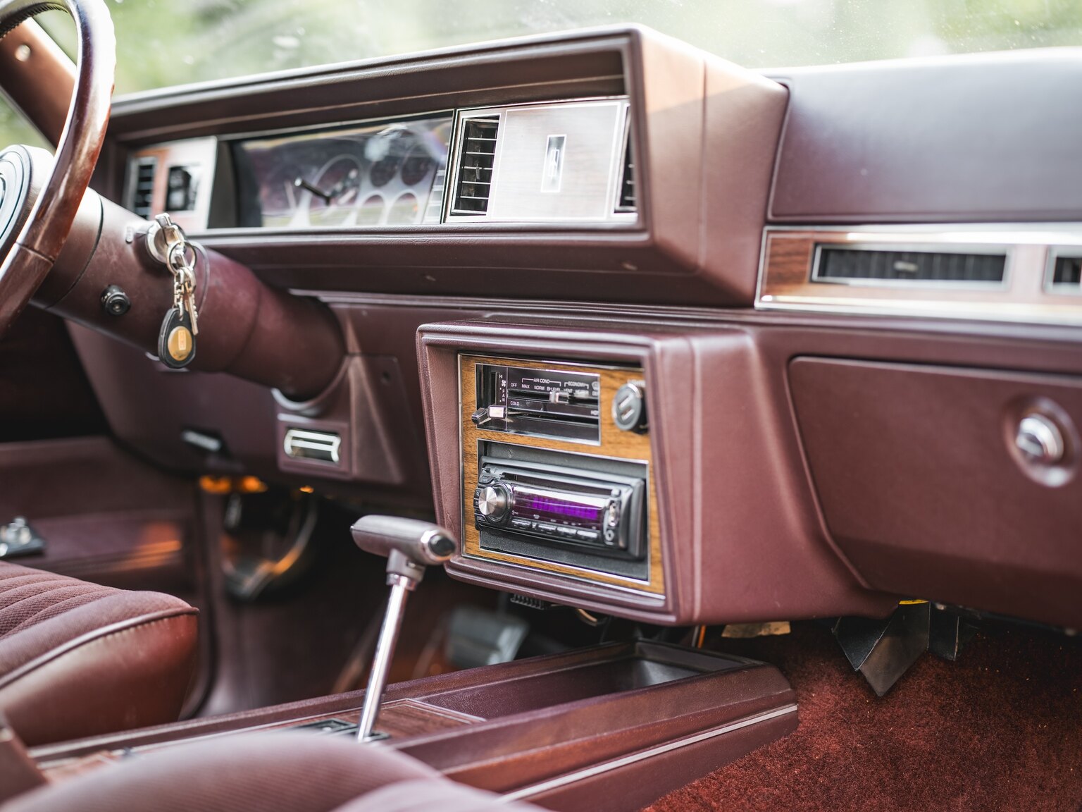 Innenraumfoto von 1986 Oldsmobile Cutlass 442