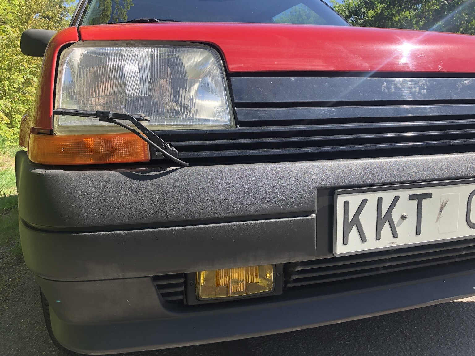 Exterior image of 1990 Renault 5 (26)