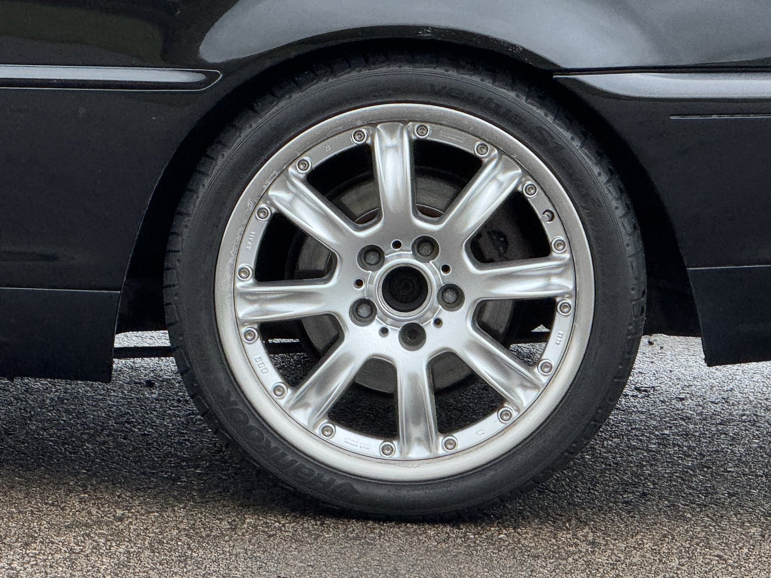 Exteriörbild på 2001 BMW 325IA CAB