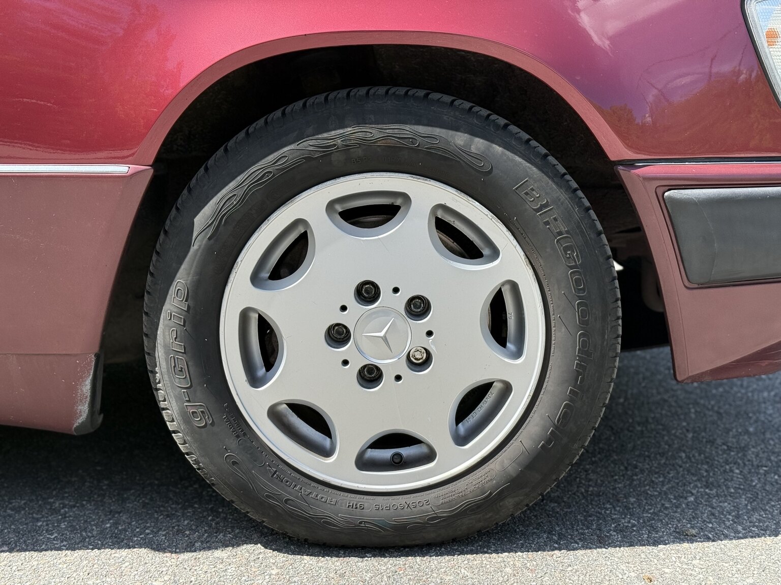 Aussenfoto 1991 Mercedes-Benz 300 E-24