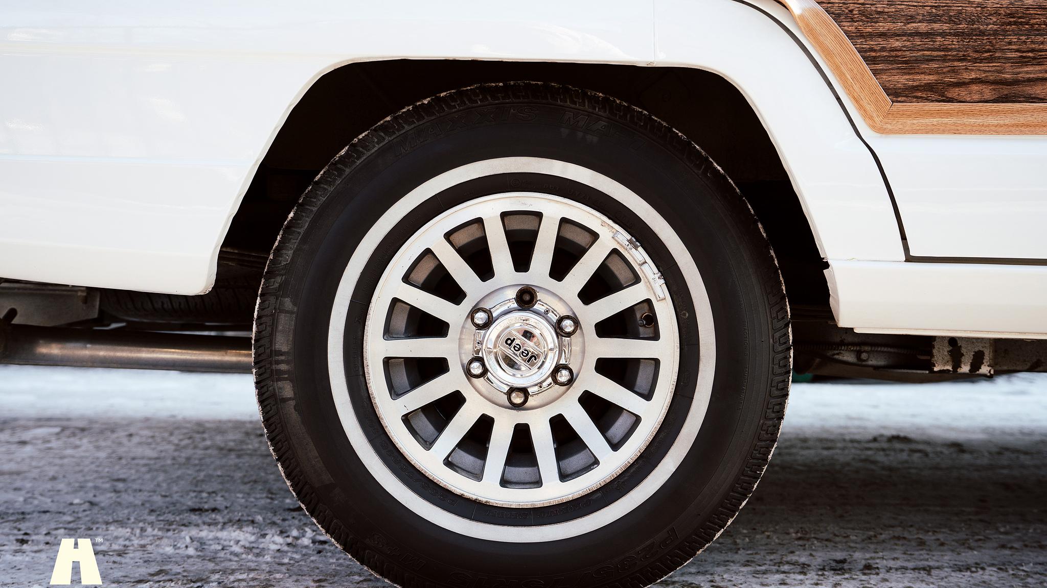 Aussenfoto 1991 Jeep Grand Wagoneer 1991 (15)