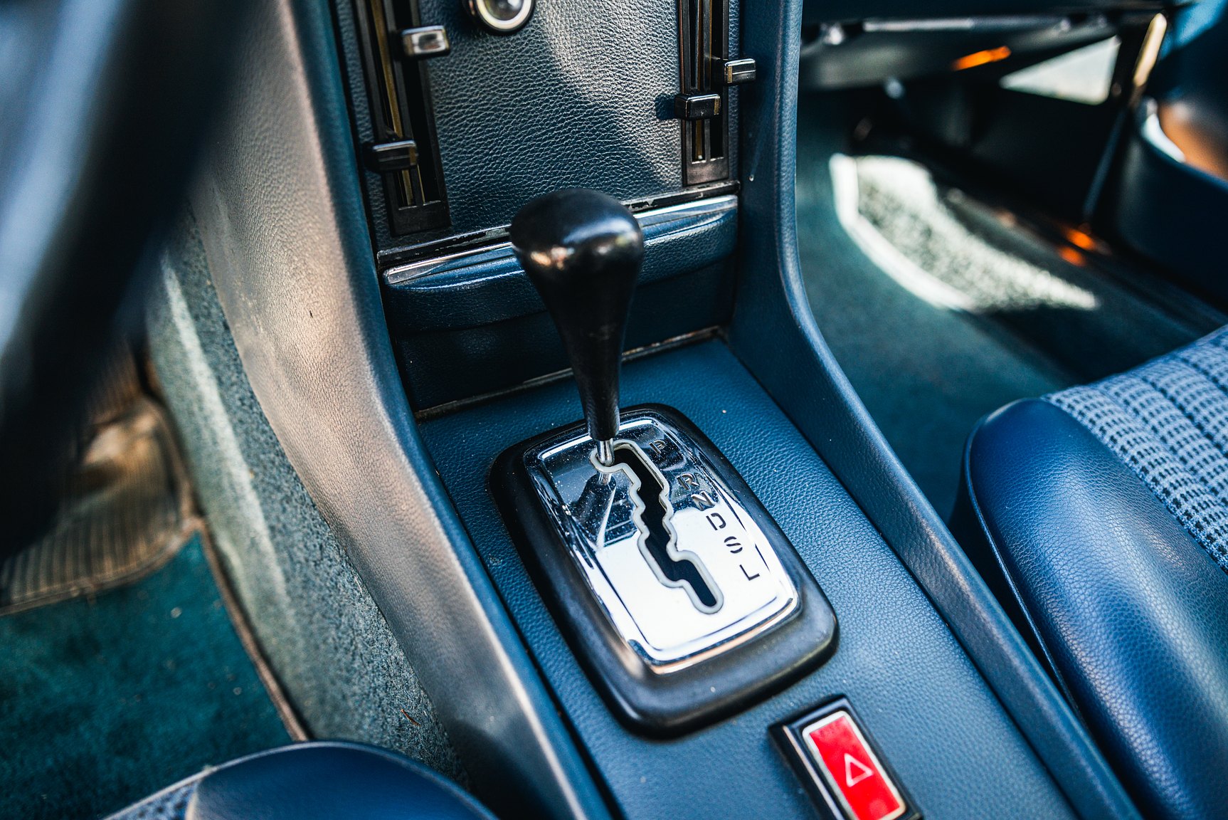 Interior image of 1972 Mercedes-Benz 350 SL
